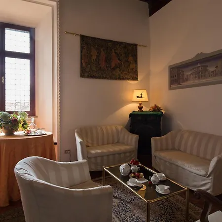 Del Capitano Apartment *